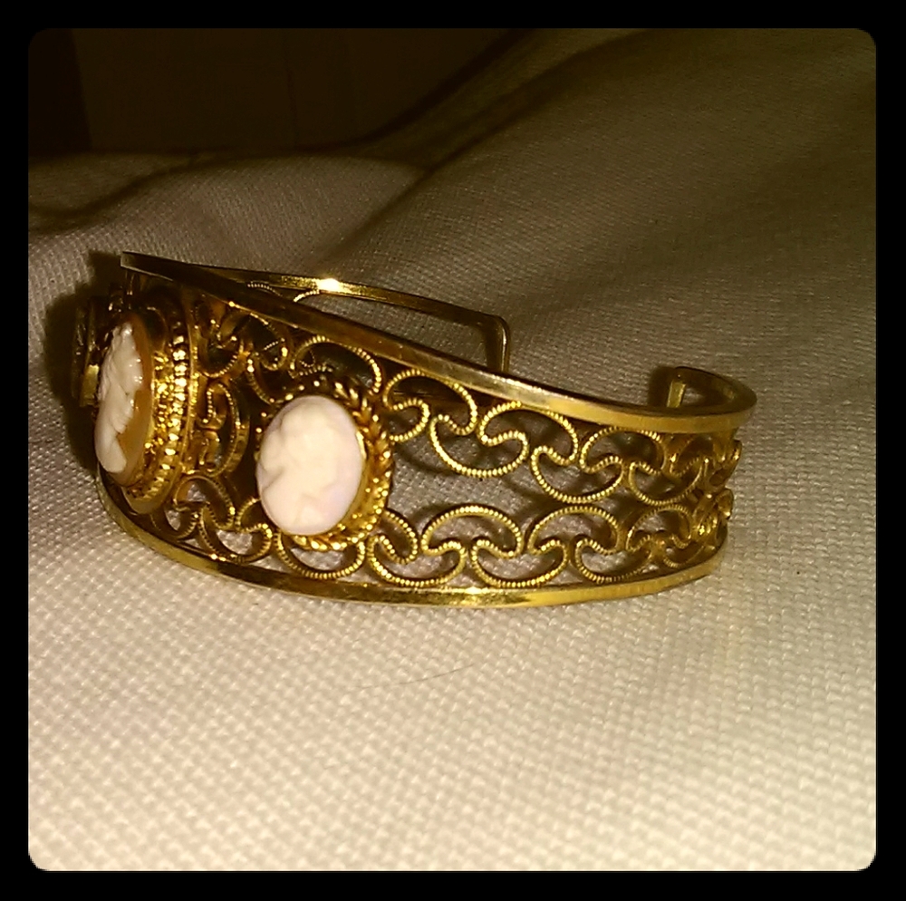 Vintage Van Dell 3 Shell Filigree Cameo 12kt gf